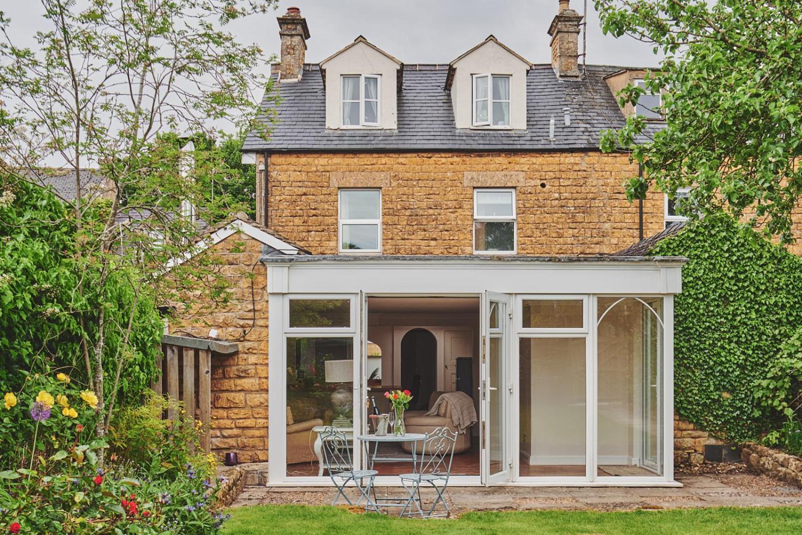 The Lansdowne Guest House Bourton-on-the-Water Exterior foto A conservatory