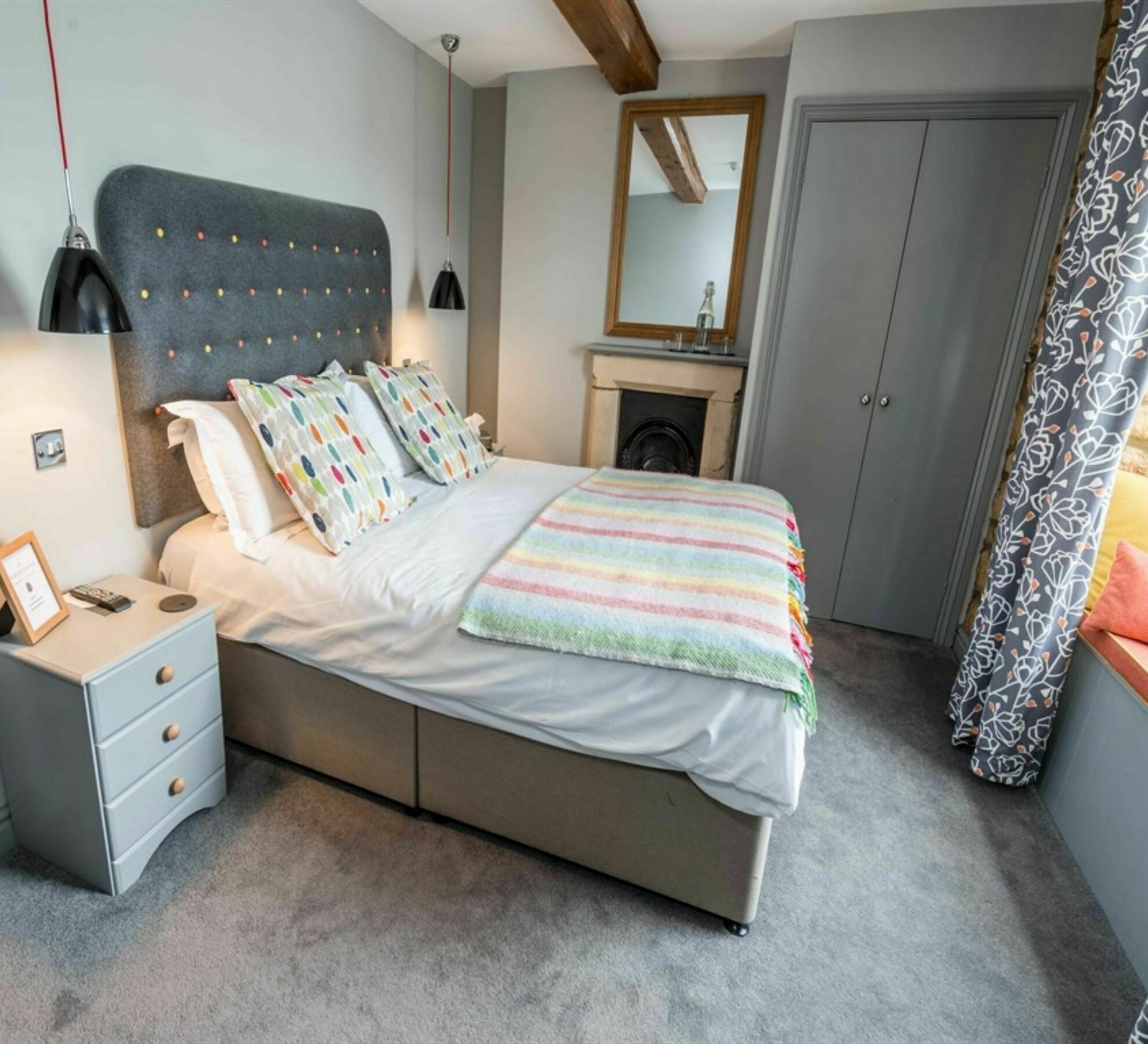 The Lansdowne Guest House Bourton-on-the-Water Exterior foto A bedroom in a static