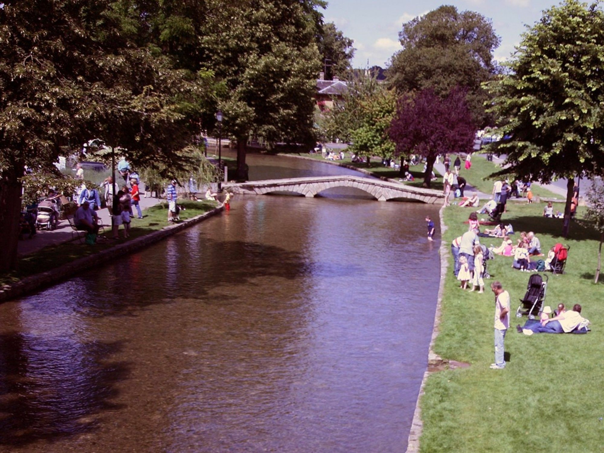 The Lansdowne Guest House Bourton-on-the-Water Exterior foto The River Wye at Hay-on-Wye